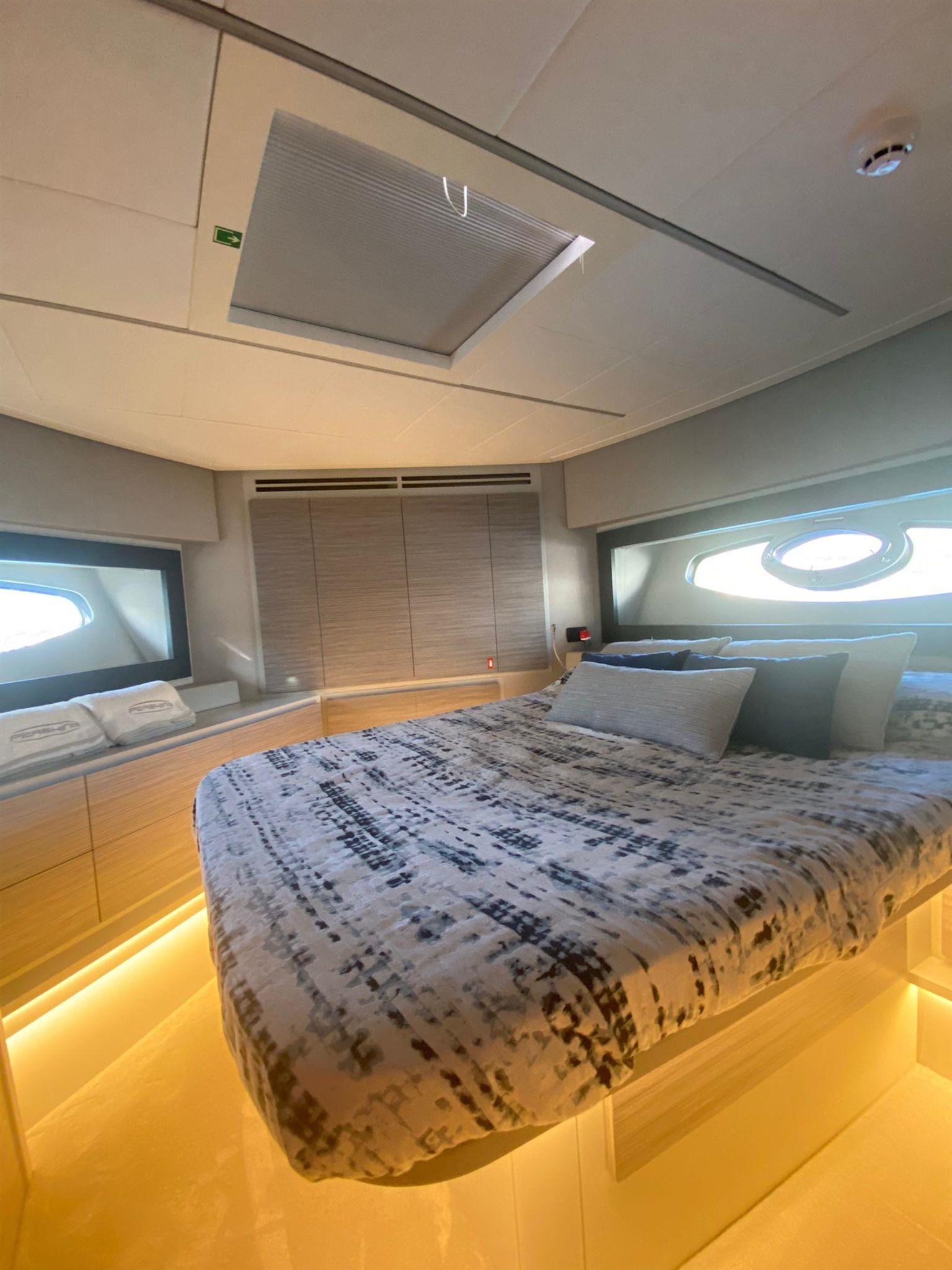 6c1de1ea-5c54-4ce4-93be-602d7a8cb7c3