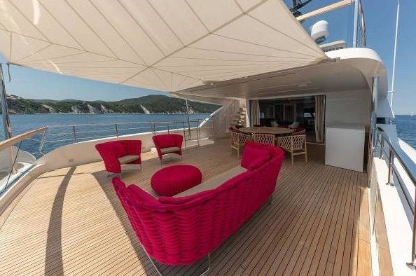 03_2342b0d4-bfbc-4369-8776-e01280decc14.2048