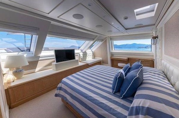 13_c6432083-5a21-4697-a7ab-d43b77a3cb66.2048