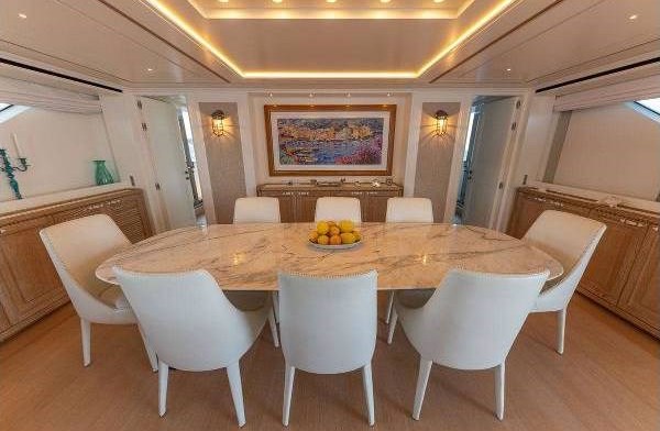 15_929cbfd0-bdf5-4d83-9243-c6859521b702.2048