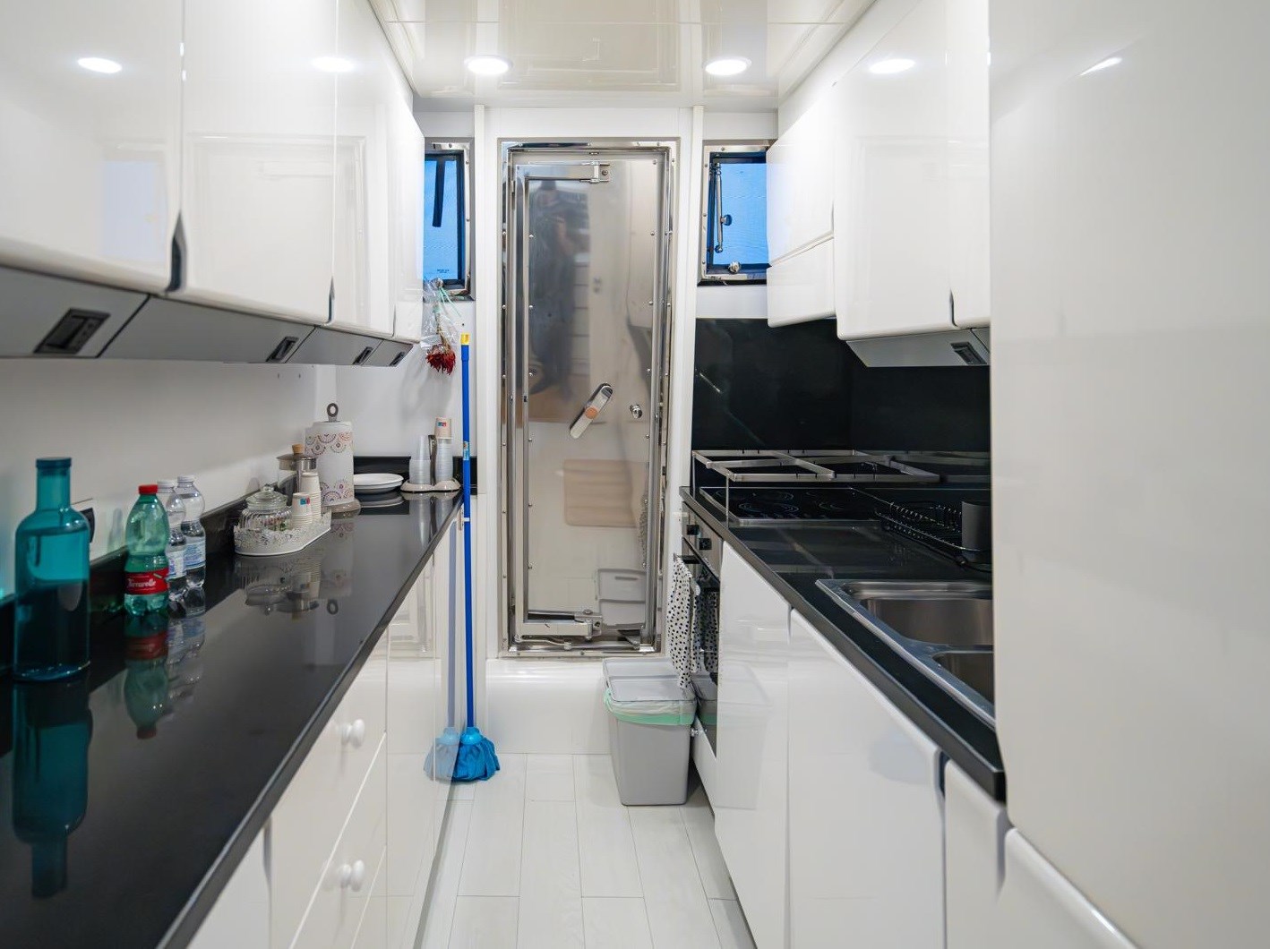 03_8dc42d93-44cb-44e0-9a7d-5a8176c1fad4.2048